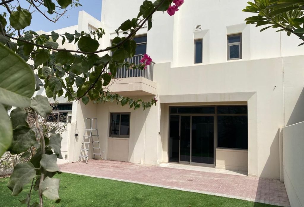 3 BR Villa with Private Garden and Water View