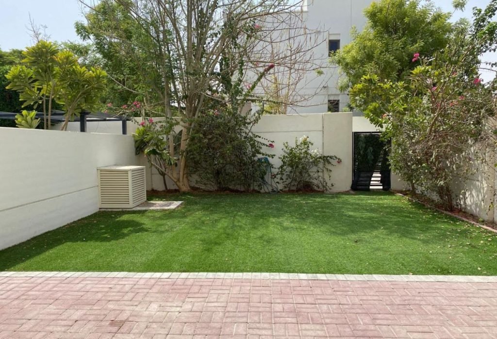 3 BR Villa with Private Garden and Water View