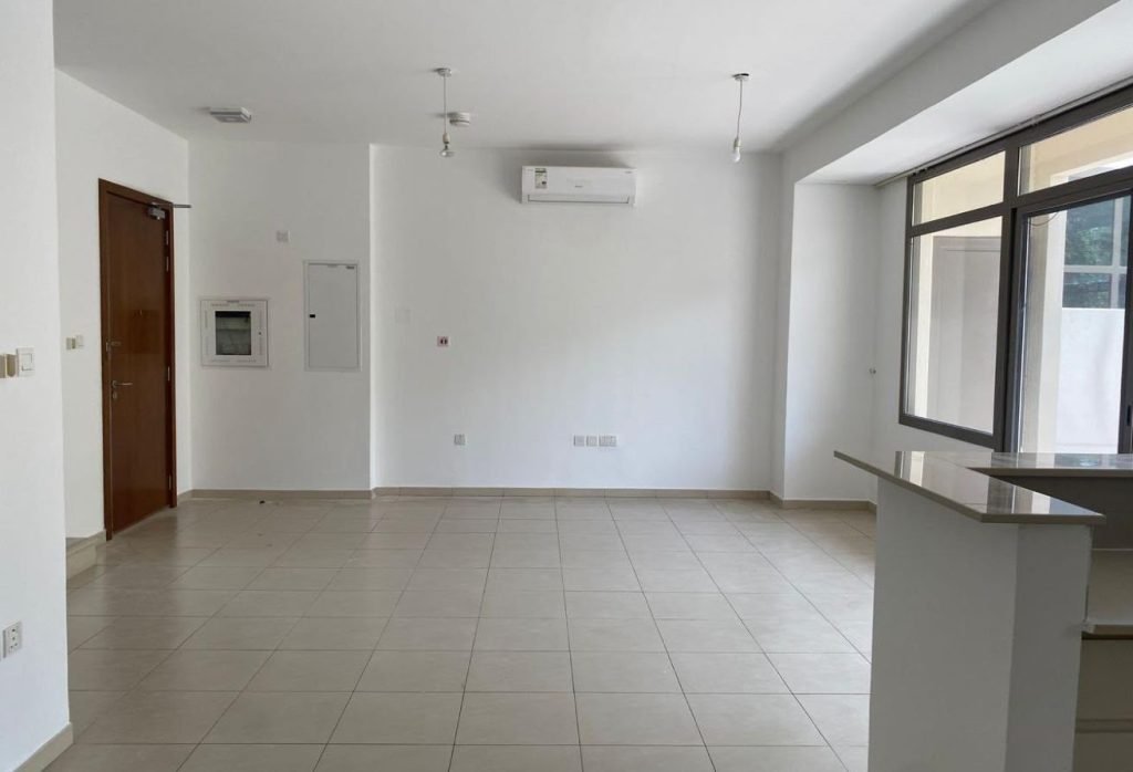 3 BR Villa with Private Garden and Water View