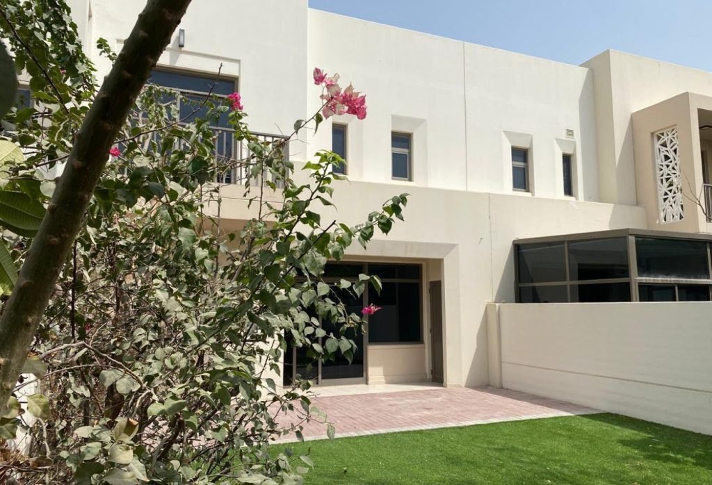 3 BR Villa with Private Garden and Water View