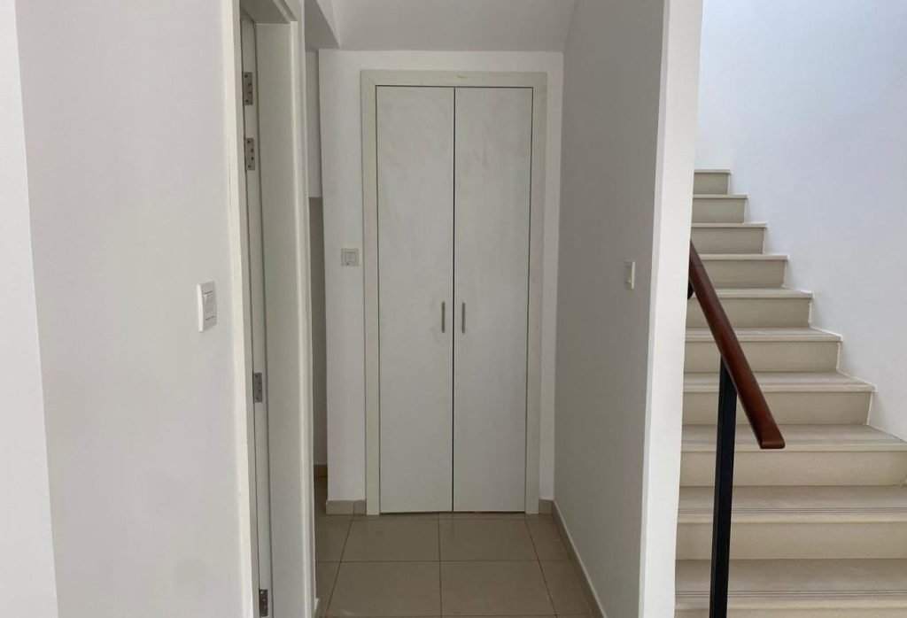 3 BR Villa with Private Garden and Water View