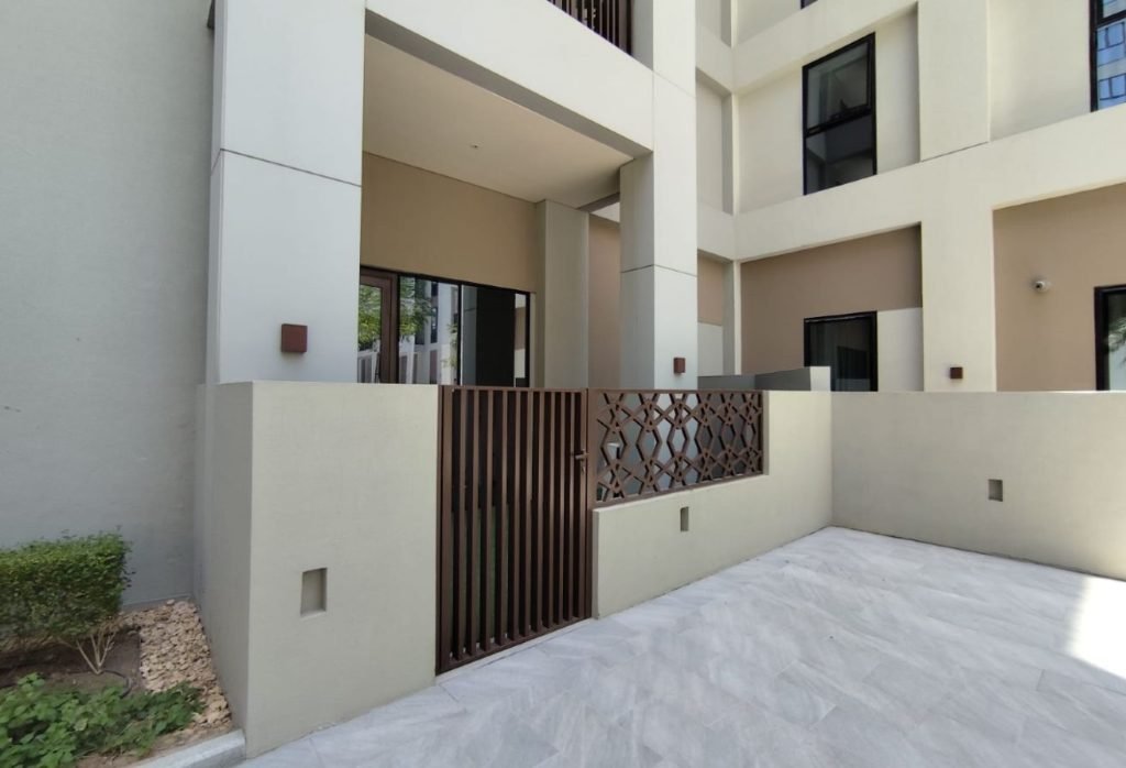 PRIVATE GARDEN | WATER VIEW | 6 CHEQUES