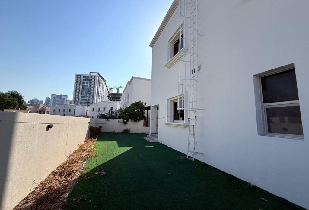 5BR COMPOUND VILLA | PRIVATE GARDEN | AL BARSHA 1