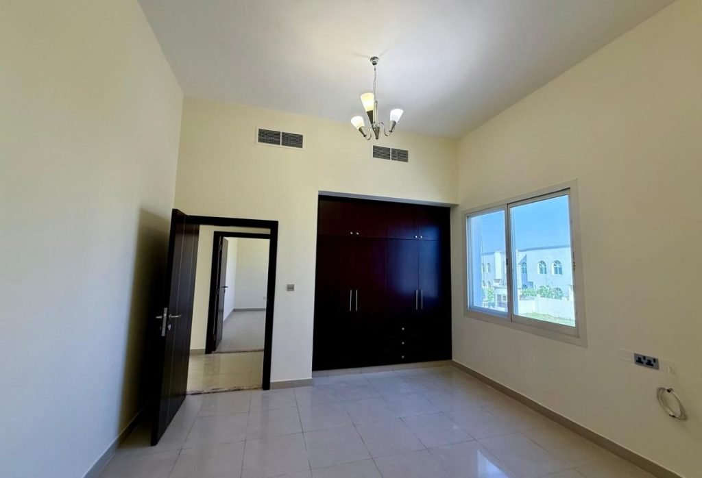 5BR COMPOUND VILLA | PRIVATE GARDEN | AL BARSHA 1