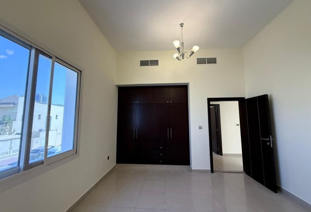 5BR COMPOUND VILLA | PRIVATE GARDEN | AL BARSHA 1