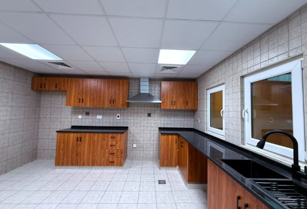 4BR + MAID | PRIVATE GARDEN | 4 CHEQUES