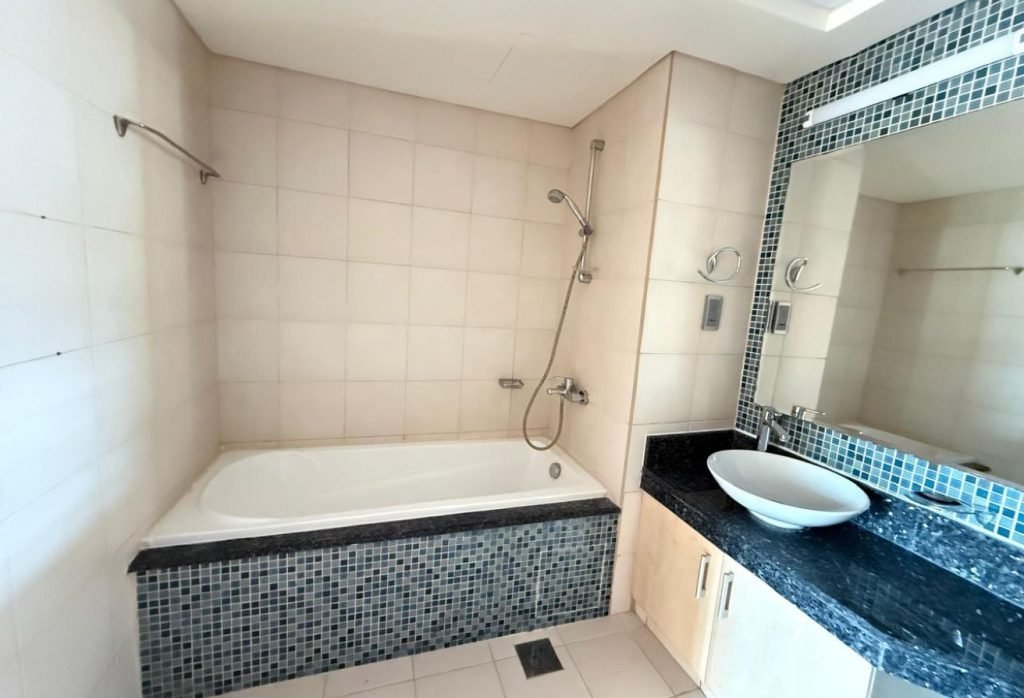 4BR + MAID | PRIVATE GARDEN | 4 CHEQUES
