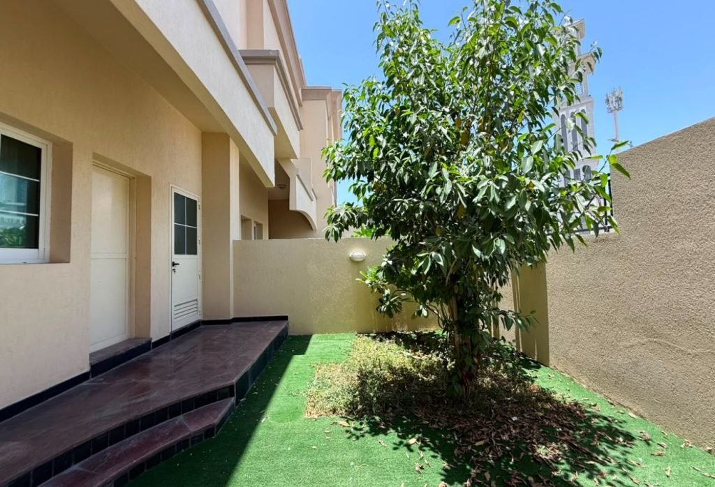 SPACIOUS 4BR + Maid Room | POOL & GYM | NEAR BEACH