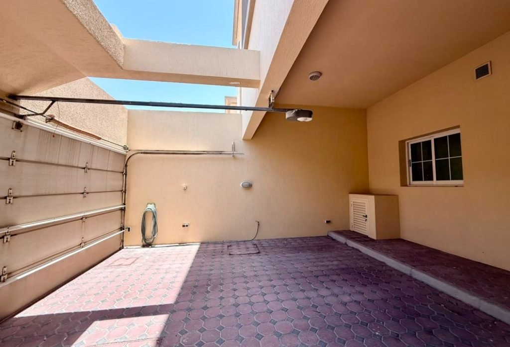 SPACIOUS 4BR + Maid Room | POOL & GYM | NEAR BEACH