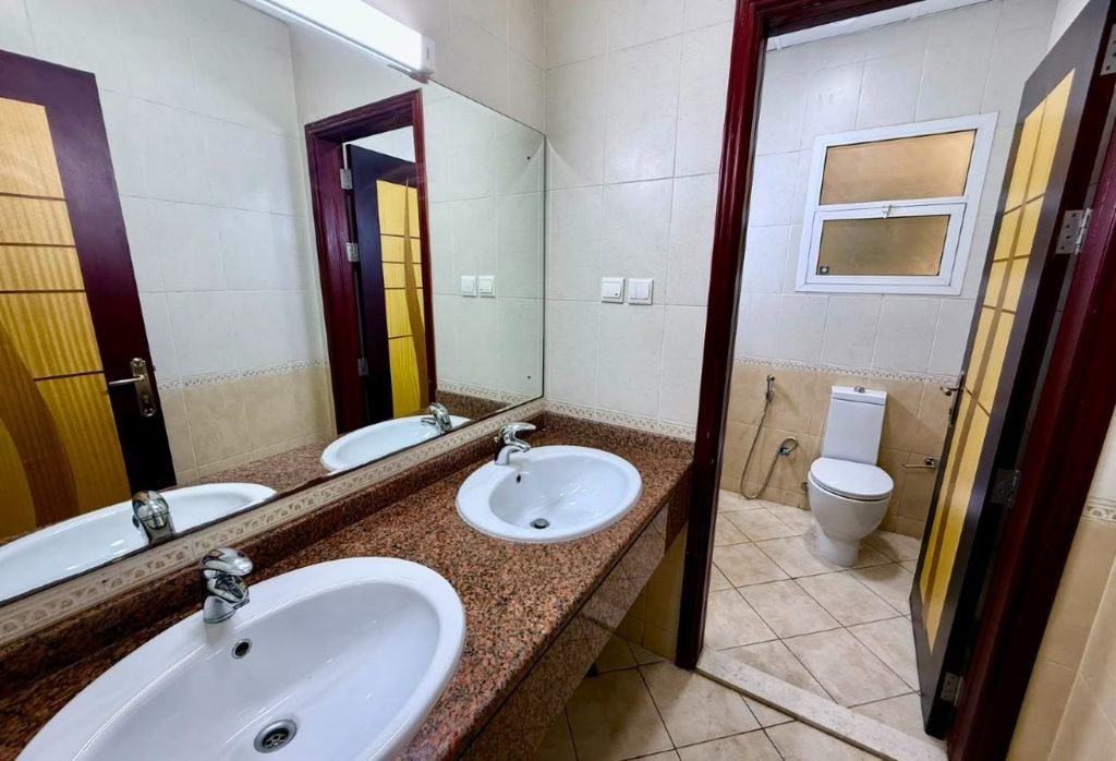 SPACIOUS 4BR + Maid Room | POOL & GYM | NEAR BEACH