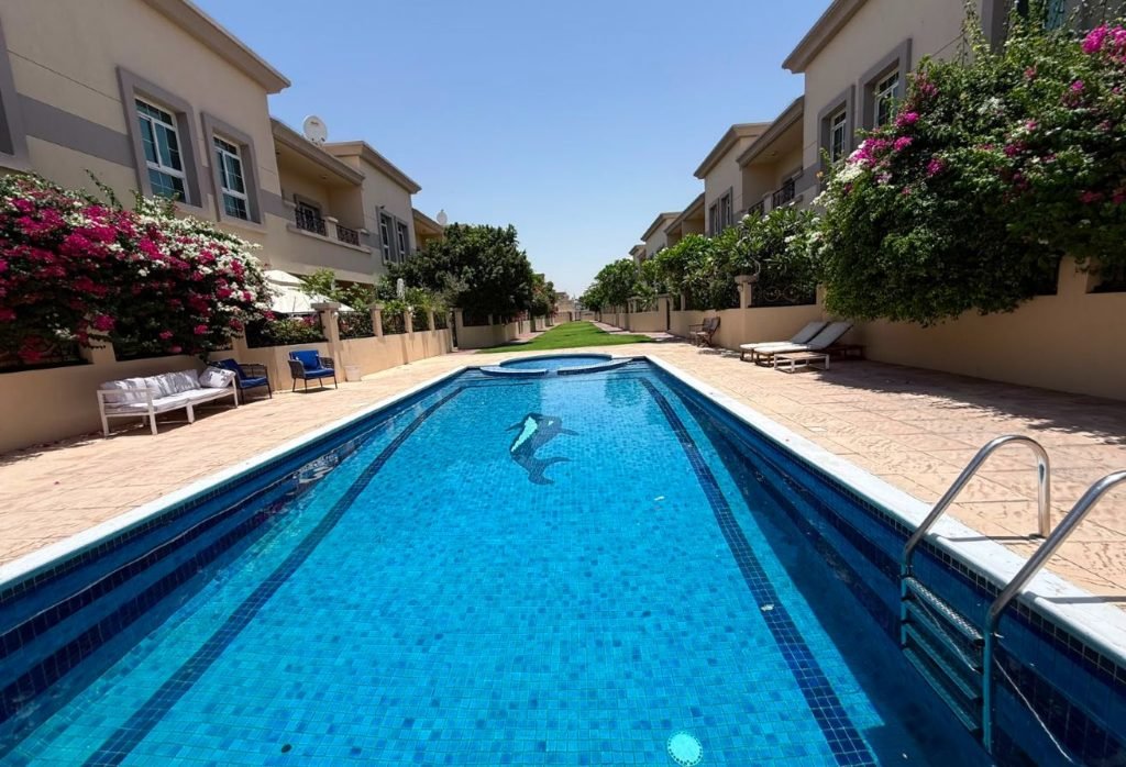 SPACIOUS 4BR + Maid Room | POOL & GYM | NEAR BEACH