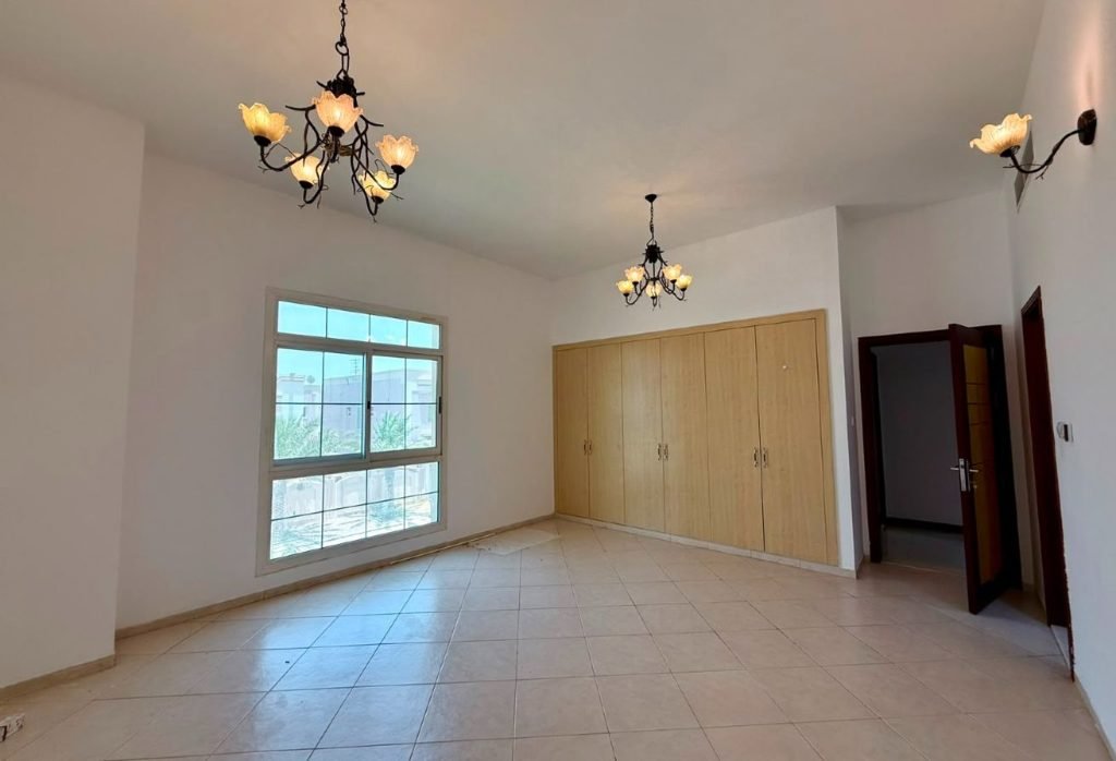 SPACIOUS 4BR + Maid Room | POOL & GYM | NEAR BEACH