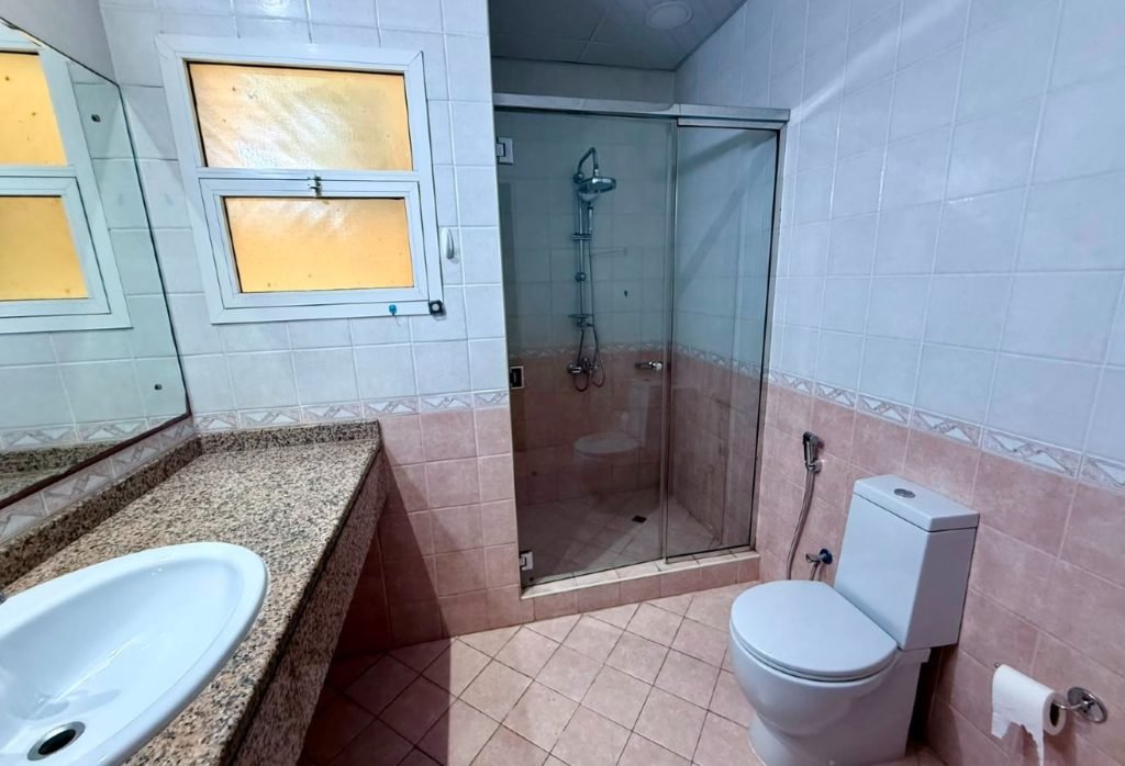SPACIOUS 4BR + Maid Room | POOL & GYM | NEAR BEACH