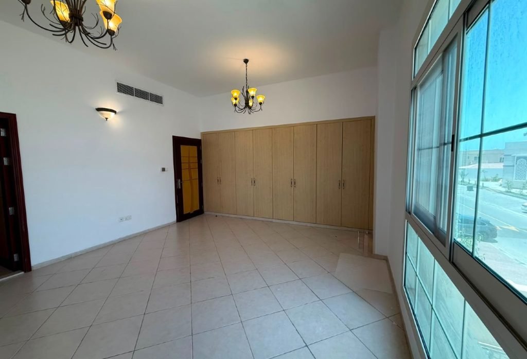 SPACIOUS 4BR + Maid Room | POOL & GYM | NEAR BEACH
