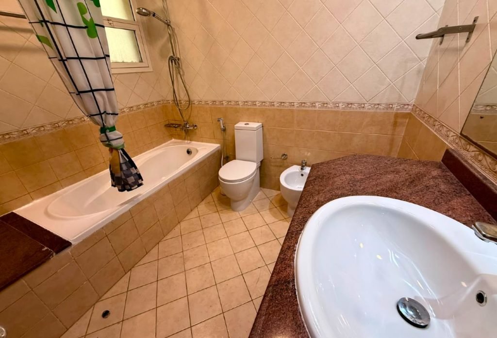 SPACIOUS 4BR + Maid Room | POOL & GYM | NEAR BEACH